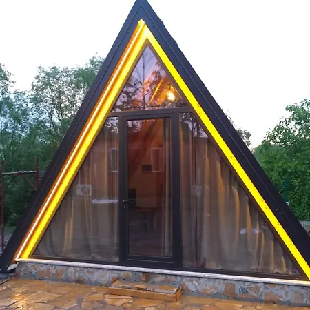 Windmill Villa's & Gesthouse 3* شكودر