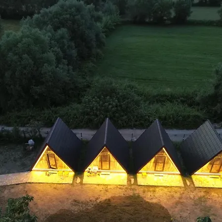 Windmill Villa's & Gesthouse Pensjonat Szkodra