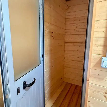 Windmill Villa's & Gesthouse 招待所 Shkodër